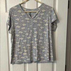 Women's Simply Basic size XL sleepwear top